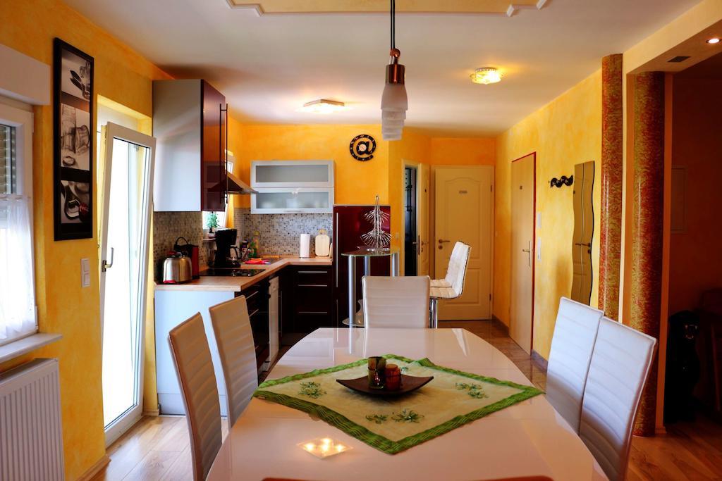 Apartment Euro As Kappel-Grafenhausen Rum bild