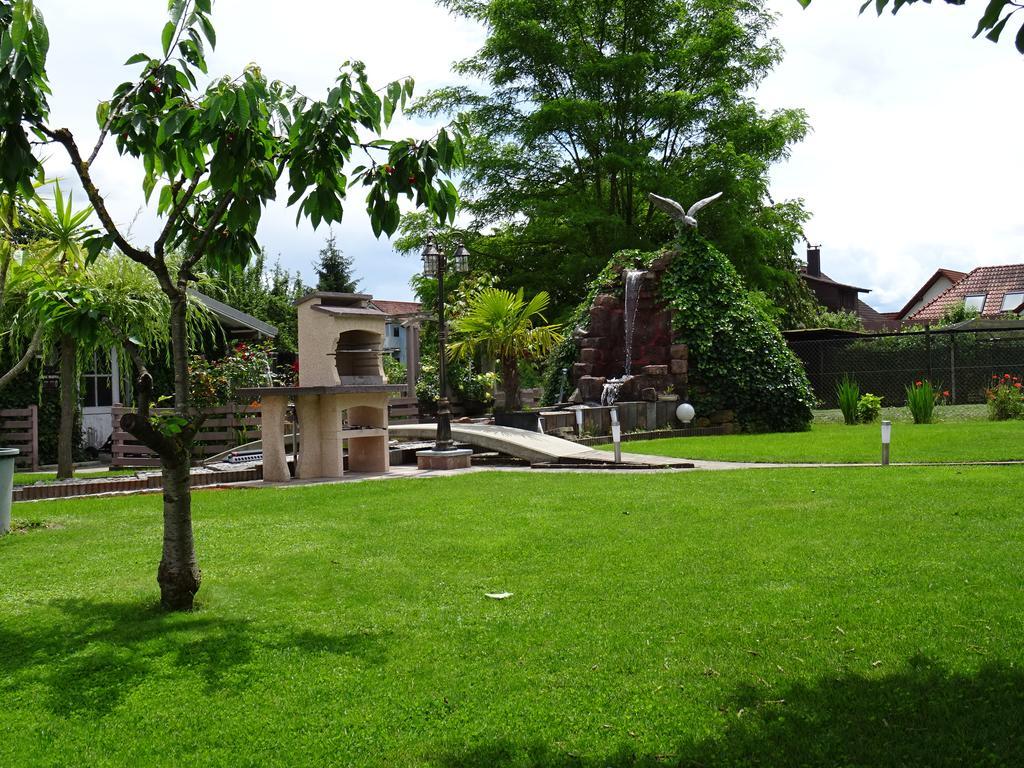 Apartment Euro As Kappel-Grafenhausen Exteriör bild